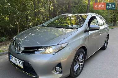 Універсал Toyota Auris 2014 в Житомирі