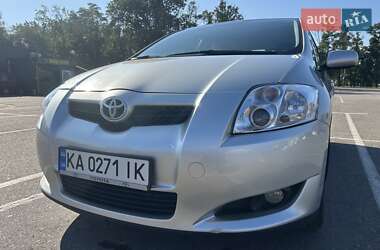 Хэтчбек Toyota Auris 2008 в 