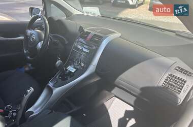 Хэтчбек Toyota Auris 2008 в 