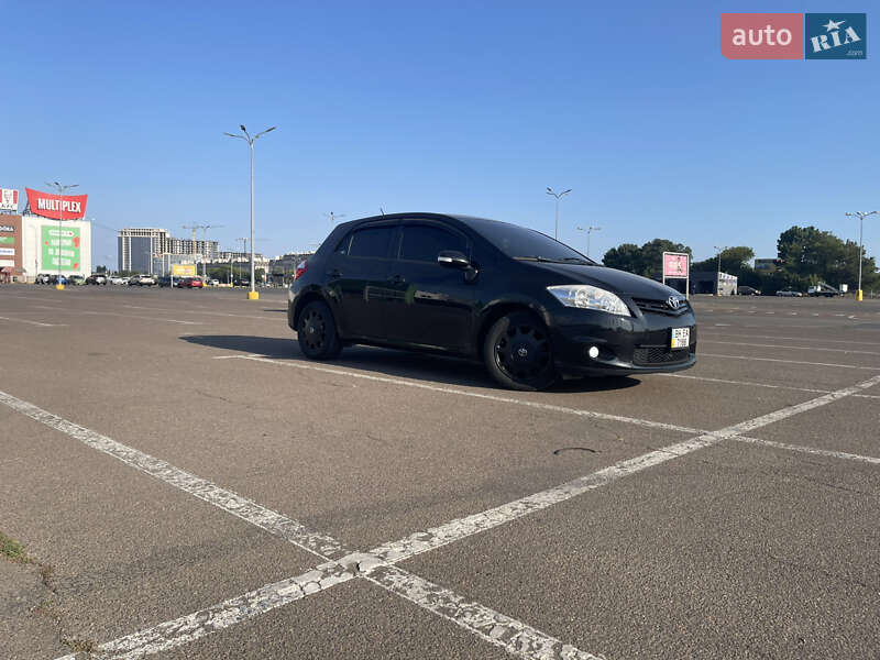 Хэтчбек Toyota Auris 2011 в Одессе
