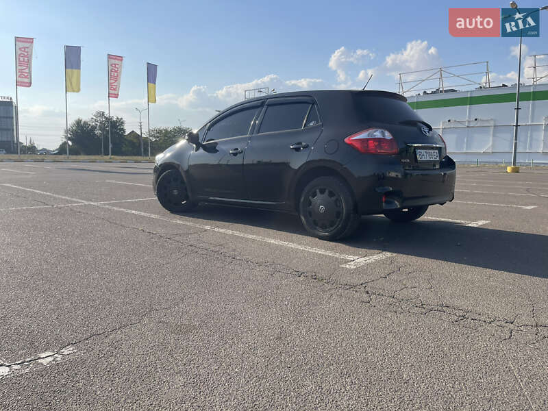 Хэтчбек Toyota Auris 2011 в Одессе