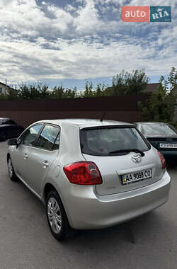Хэтчбек Toyota Auris 2007 в 