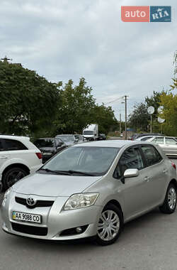 Хэтчбек Toyota Auris 2007 в 