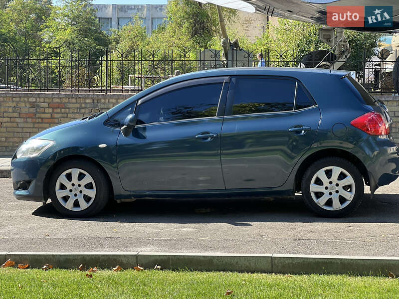 Хэтчбек Toyota Auris 2007 в Киеве