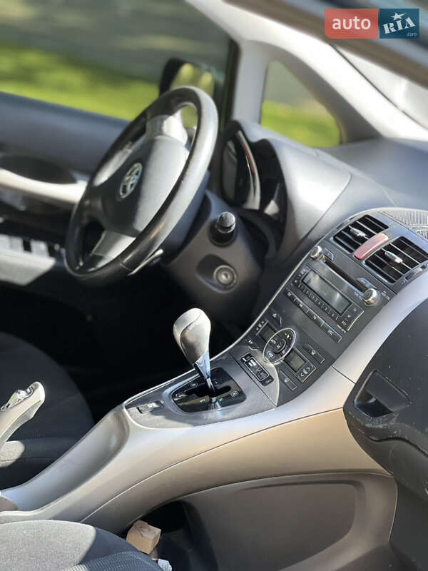 Хэтчбек Toyota Auris 2007 в Киеве