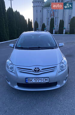Хетчбек Toyota Auris 2010 в Києві
