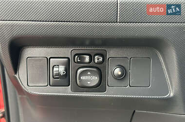 Хэтчбек Toyota Auris 2010 в 