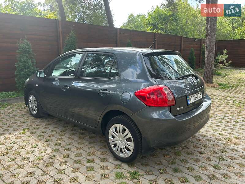 Хэтчбек Toyota Auris 2008 в 