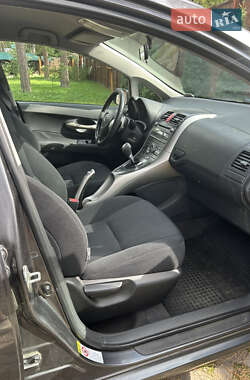 Хэтчбек Toyota Auris 2008 в 