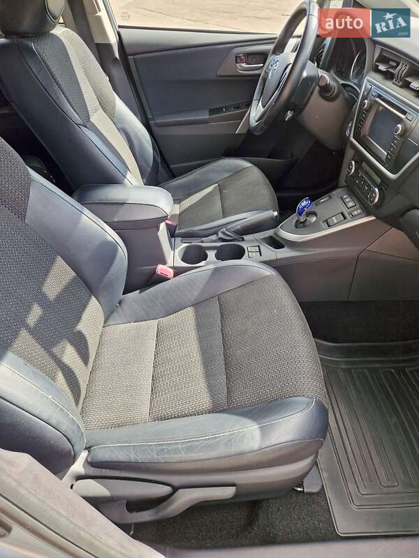 Універсал Toyota Auris 2013 в Львові