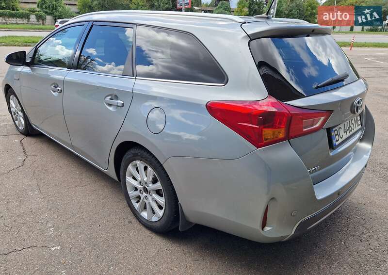 Універсал Toyota Auris 2013 в Львові