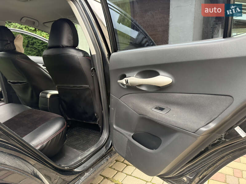 Хэтчбек Toyota Auris 2008 в Рокитном фото 12 Хэтчбек Toyota Auris 2008 в Рокитном