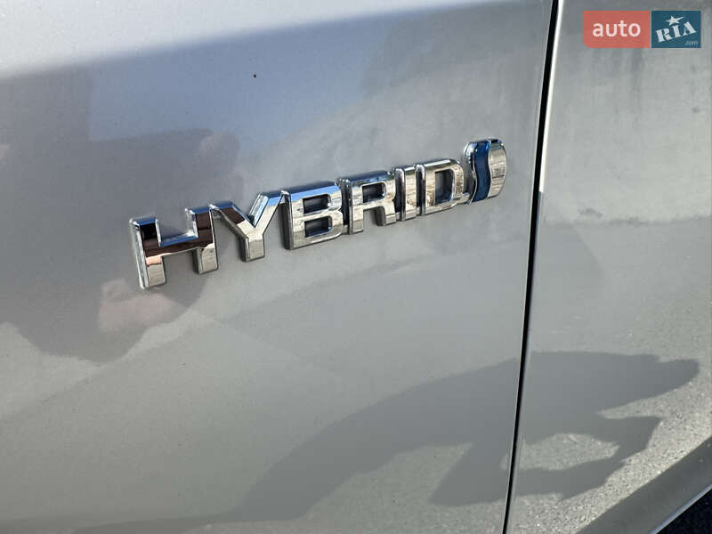 Хэтчбек Toyota Auris 2013 в Киеве