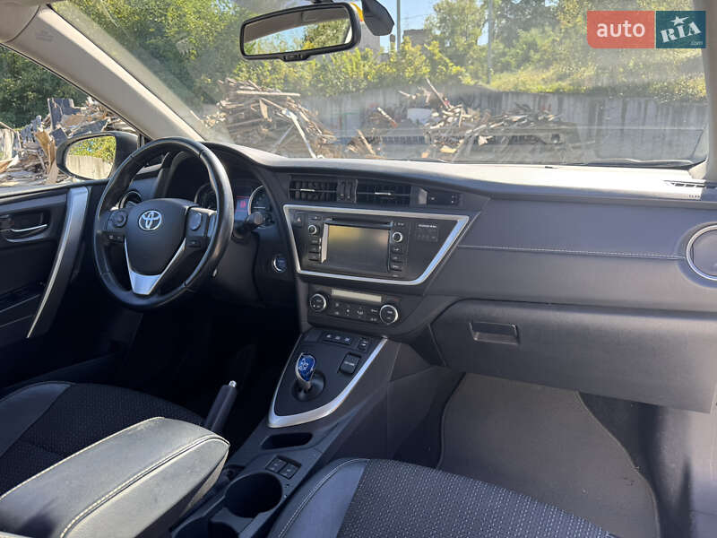 Хэтчбек Toyota Auris 2013 в Киеве