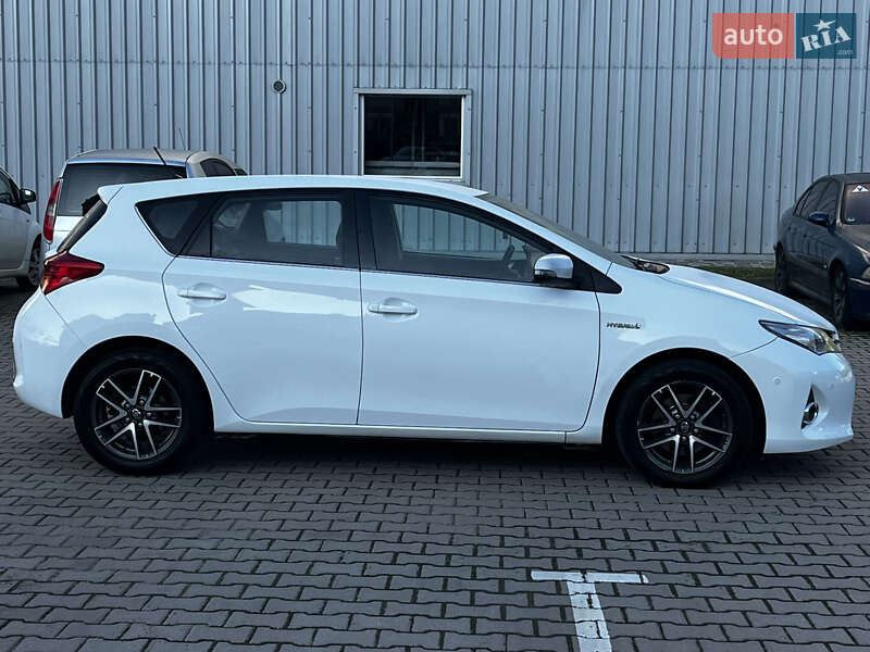 Хэтчбек Toyota Auris 2013 в Луцке