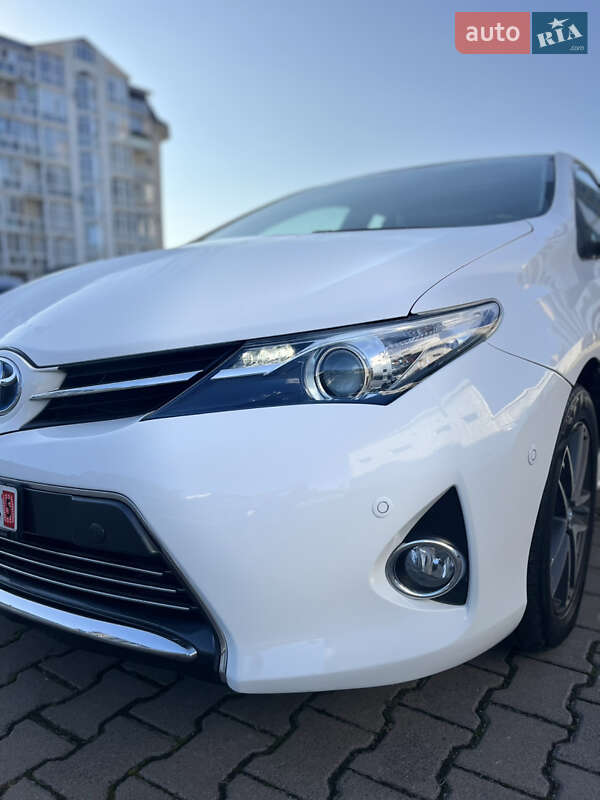 Хэтчбек Toyota Auris 2013 в Луцке