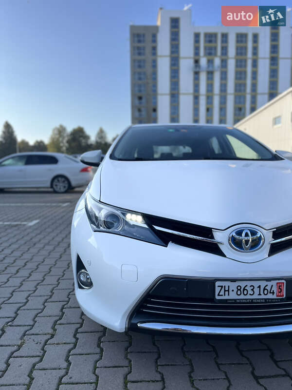 Хэтчбек Toyota Auris 2013 в Луцке