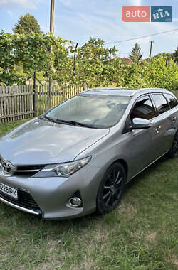 Універсал Toyota Auris 2014 в Новояворівську