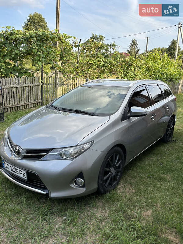 Toyota Auris 2014