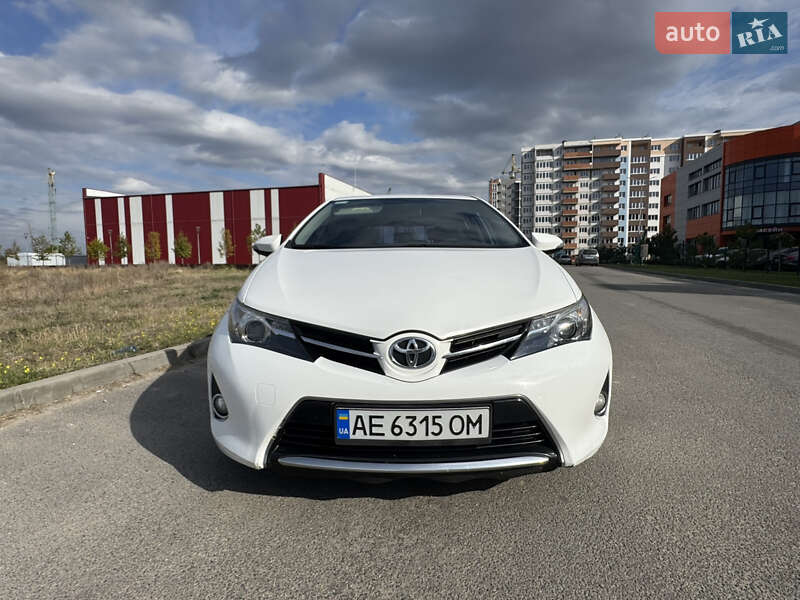 Хэтчбек Toyota Auris 2013 в Днепре фото 5 Хэтчбек Toyota Auris 2013 в Днепре