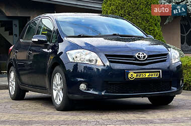 Хэтчбек Toyota Auris 2010 в Львове