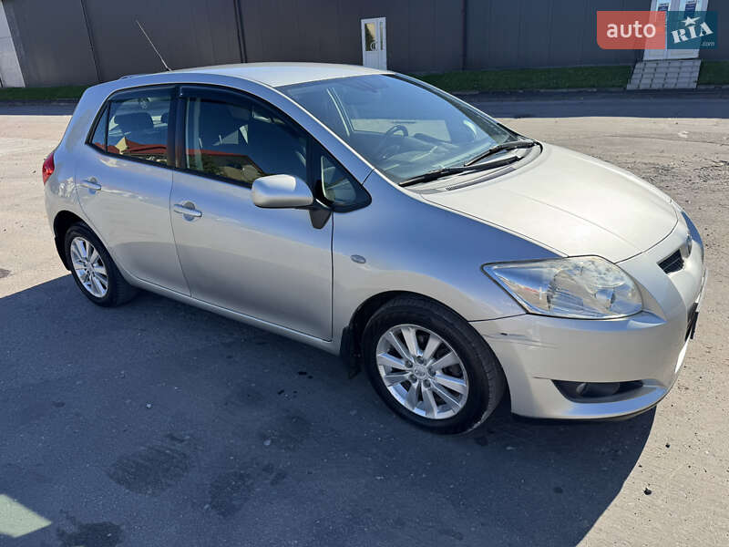 Хэтчбек Toyota Auris 2007 в Львове