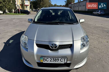 Хэтчбек Toyota Auris 2007 в 