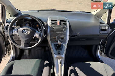 Хэтчбек Toyota Auris 2007 в 