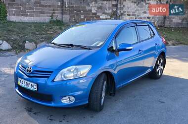 Toyota Auris 2011