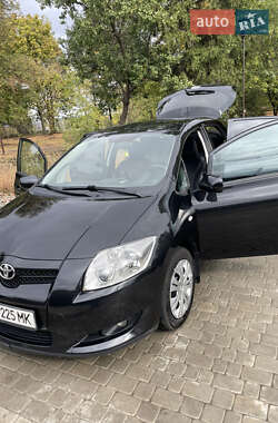 Хэтчбек Toyota Auris 2008 в 