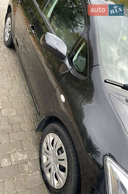 Хэтчбек Toyota Auris 2008 в 