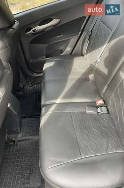 Хэтчбек Toyota Auris 2008 в 