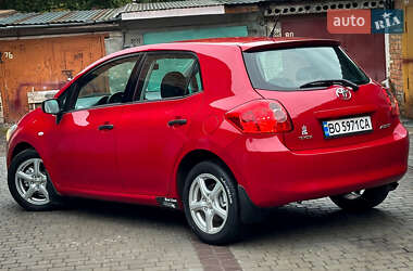 Хэтчбек Toyota Auris 2008 в 