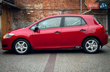 Хэтчбек Toyota Auris 2008 в 