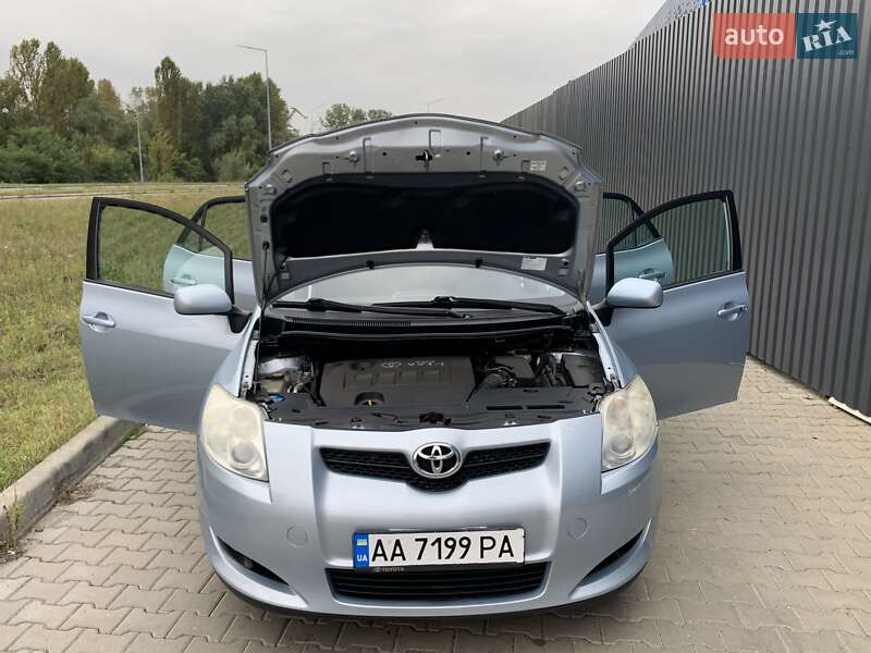 Хэтчбек Toyota Auris 2007 в Киеве