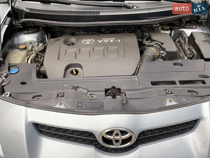 Хэтчбек Toyota Auris 2007 в Киеве