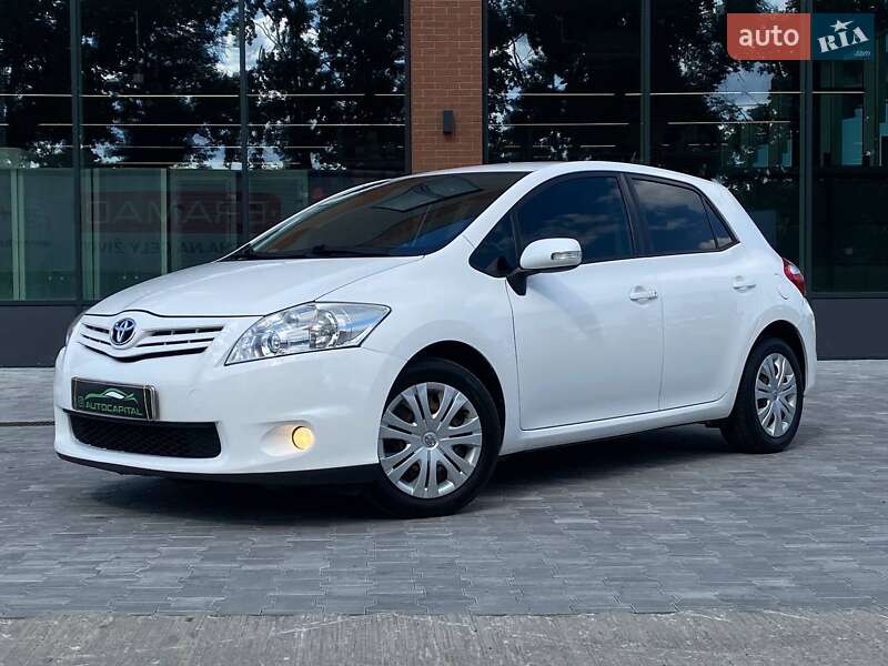 Toyota Auris 2011