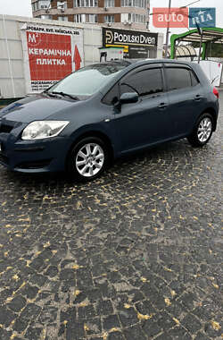 Хэтчбек Toyota Auris 2008 в 