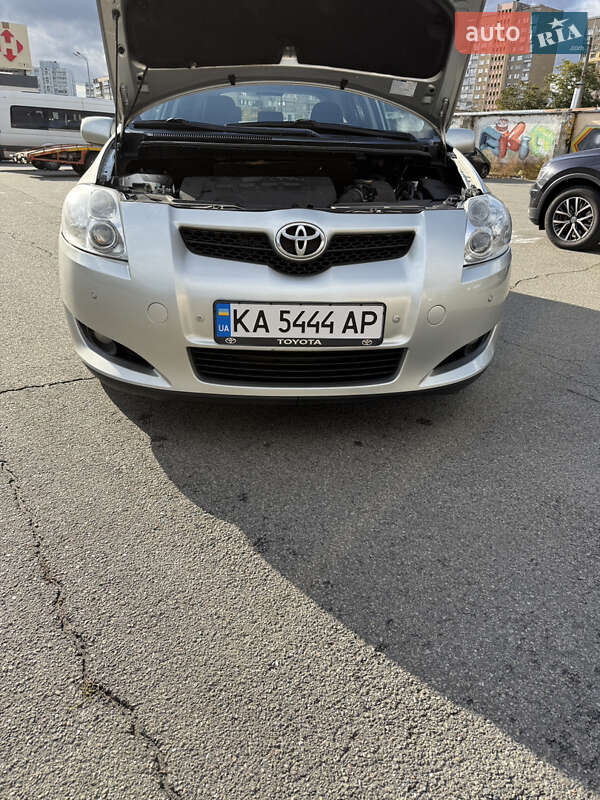 Хэтчбек Toyota Auris 2008 в Киеве