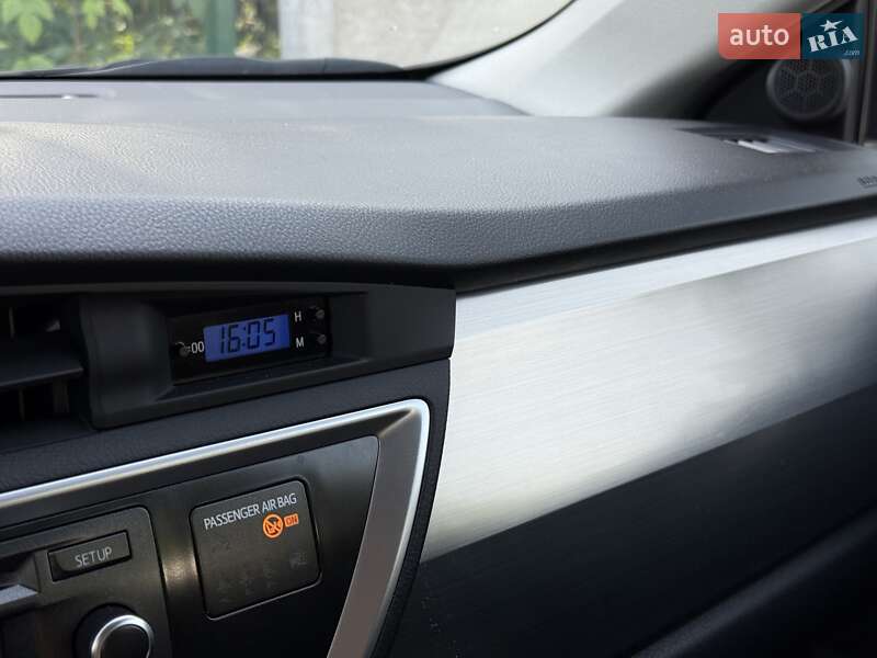 Хэтчбек Toyota Auris 2012 в Киеве