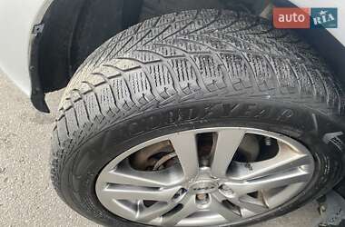 Хэтчбек Toyota Auris 2011 в 