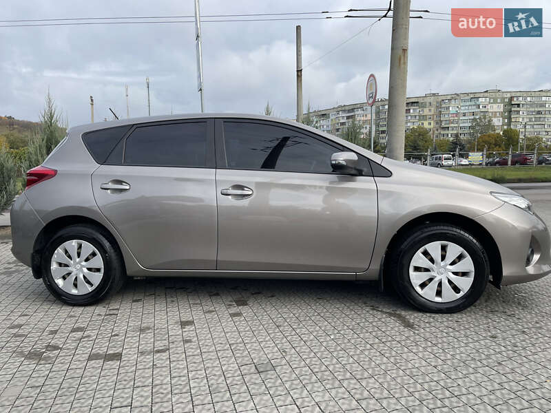 Хэтчбек Toyota Auris 2013 в Полтаве