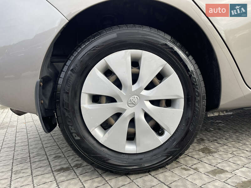 Хэтчбек Toyota Auris 2013 в Полтаве