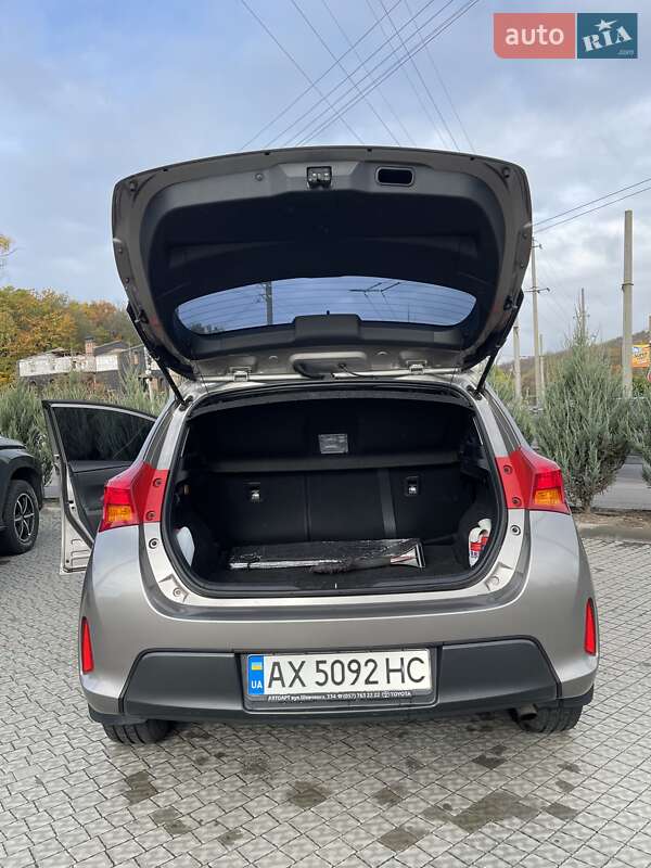 Хэтчбек Toyota Auris 2013 в Полтаве