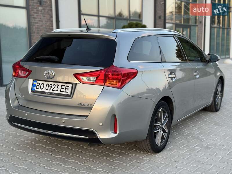 Универсал Toyota Auris 2014 в Тернополе