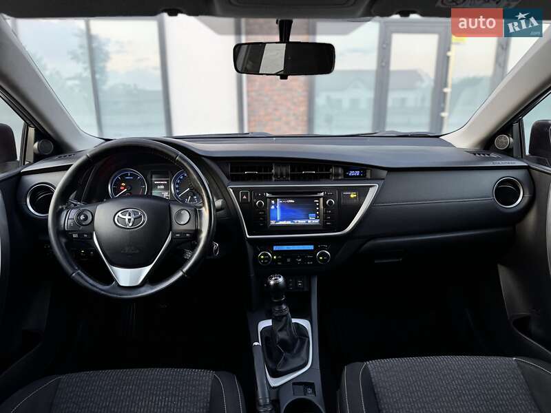 Универсал Toyota Auris 2014 в Тернополе