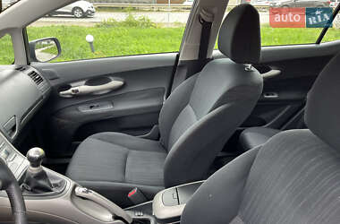 Хэтчбек Toyota Auris 2008 в 