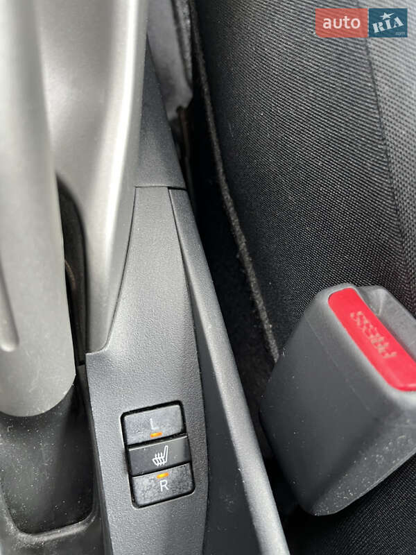 Хэтчбек Toyota Auris 2008 в Черновцах