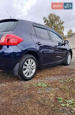 Хэтчбек Toyota Auris 2007 в 