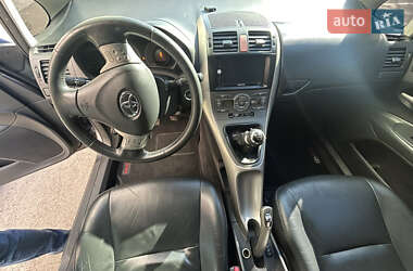 Хэтчбек Toyota Auris 2007 в 